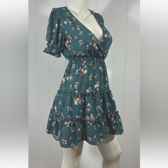 Inspired Hearts V-Neck Double Breast Floral Mini Dress Green Sz Small - Picture 3 of 7